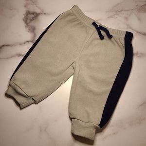 Infant sweatpants size zero to three months,  gray